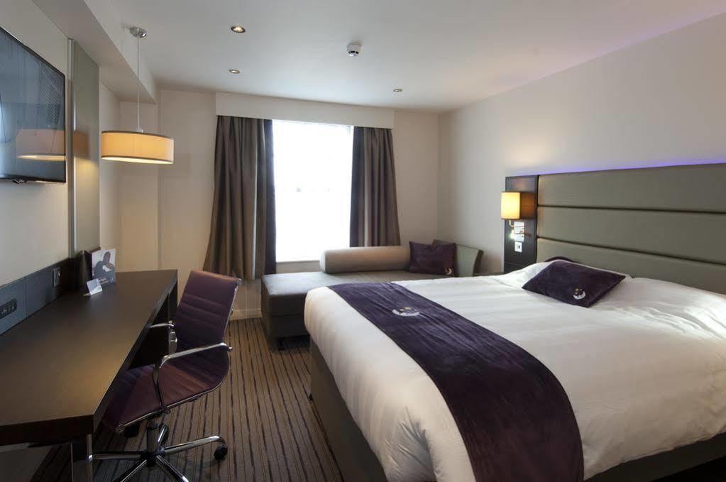 Premier Inn Stoke-On-Trent 3*